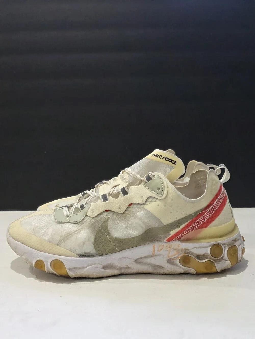 Nike React Element 87 Light Bone Sail Red Men Size 11 AQ1090-100 Sneaker